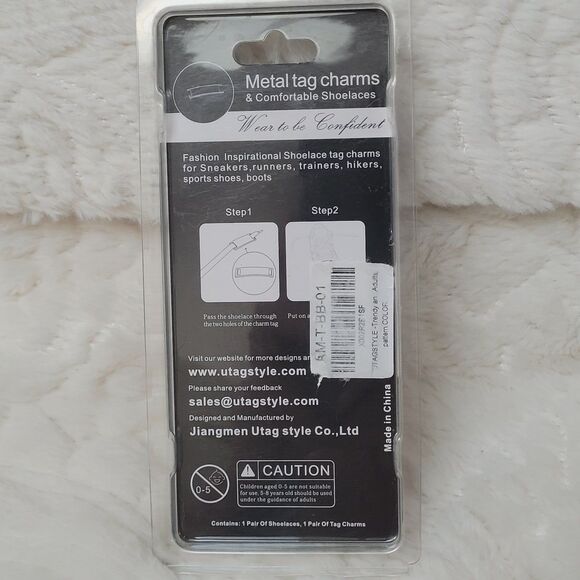 Utag Style Fashion Shoelaces Light Pink with Rainbow Metal Tag Charms New Sealed - Picture 2 of 4